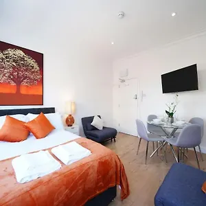 New Private 2 Londra