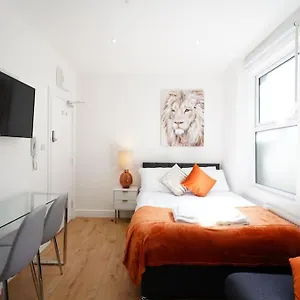 New 1 * Londra