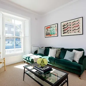 Veeve - Cosy Chic In Chelsea Apartment London