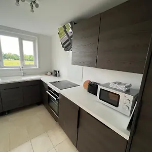 Spacious 2 Bed Flat Near Elizabeth Line Apartment London