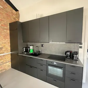Sleek & 1bd Flat - Battersea Park