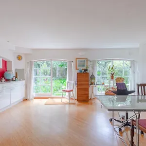 Vibrant 2bd Flat - Near Bridge *