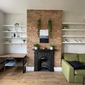 Stylish 1bd Flat With Private Terrace - Kilburn Апартаменты Лондон