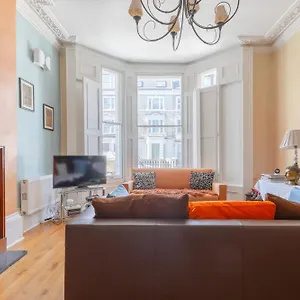 Apartment Inviting 1bd Hideaway Kensington Olympia! *