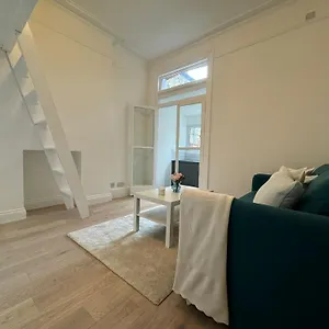 Modern Studio Chiswick Apartment