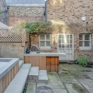 Fabulous Oasis For Unique Experience In Clapham Holiday home *
