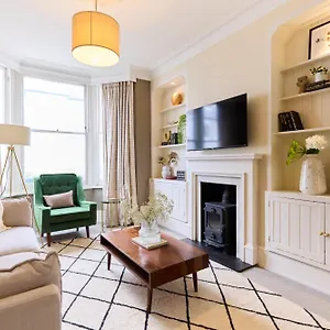 The Fulham Hideout - Modish 2bdr Flat With Patio London