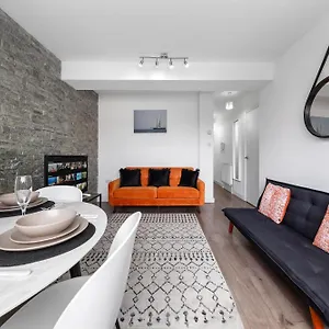 Two Bedroom Serviced - Nine Elms Luxury - Vauxhall & Westminster