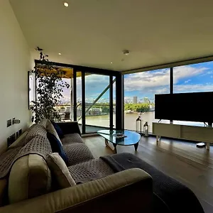 Apartment Battersea Power Station River View 2bed 2bath London