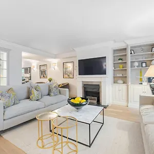 Modern 3 Bedroom Luxury House With Garage In