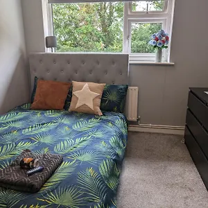 Lovely Double In Crayford With Free Parking Homestay