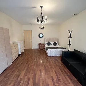 Homestay Luxury In Central London!6 Bedroom With 2 Bath & Separate Wc! *