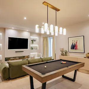 Apartment Luxury Fulham Townhouse With A Bar & Games *