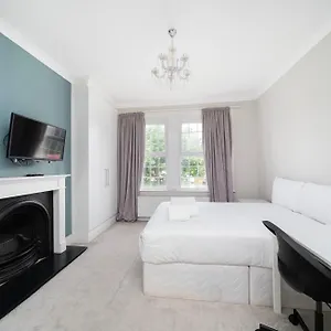 Holiday home Charming 2br House On Avenue Road *