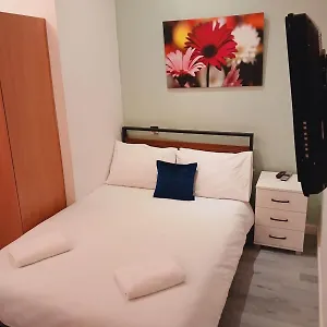F202-cosy 2nd Flr Flat Fits 3 Near Hyde Park