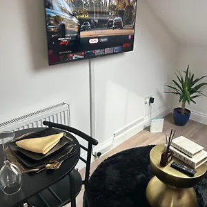 Qties Luxury Apartment *