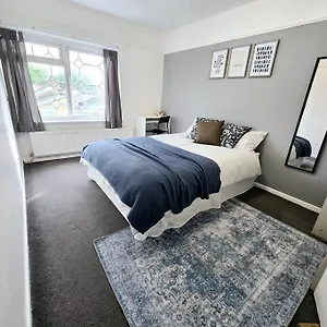 Beautiful In Prime Location! Guest house *