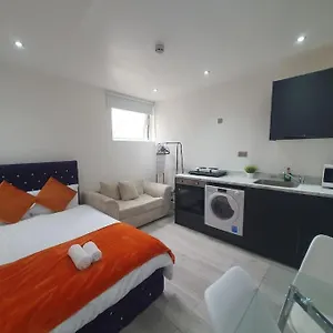 Apartment 6 *