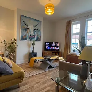 In London, N14 Nearby Trent Park And Alexandra Palace Apartment