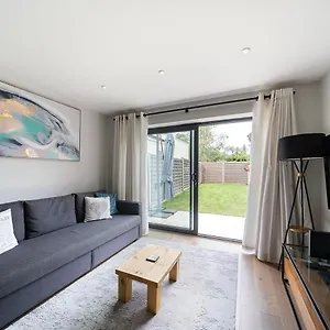 Amazing 2br Flat With Garden *