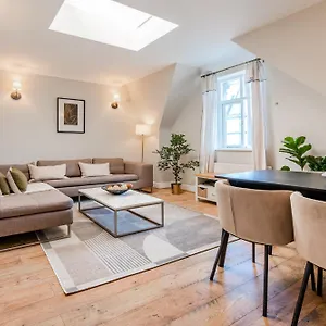 Be - The Mayfair Apartment *