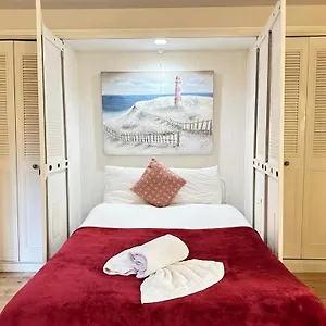 Apartment Chelsea Studio - Sleeps 4 - Near Cromwell Hospital *