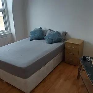 Large Double Green Lane Manor House Zone 2 Homestay London