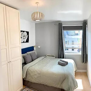 Modern 2 Bed 2 Bath Opp Tube Station