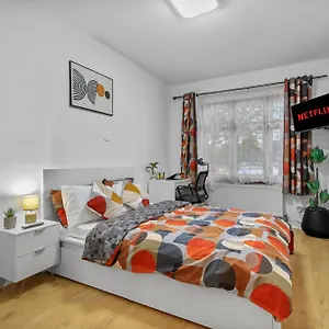 Apartment Flat In London, Close To Station Ilford