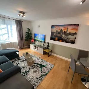 Apartment Tower Bridge