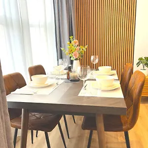 The Comfort You Need In Is 16 Minutes Away From Central Apartment