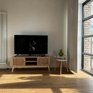 Island 1 Bedroom Luxury Apartments, Private Balcony *