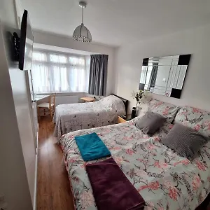 Harrow B & B * Harrow