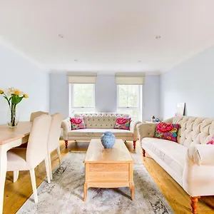 Guestready - Tree Top Views Near Chelsea Апартаменты *