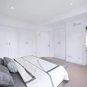 Holiday home Wonderful House - Westminster London