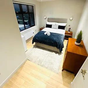 Luxury Flats, Convenient For Tourists