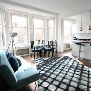 Contemporary 3 Double Bedroom 2 Bathroom Haven In The Heart Of Chelsea Exquisite With A Designer's Touch *