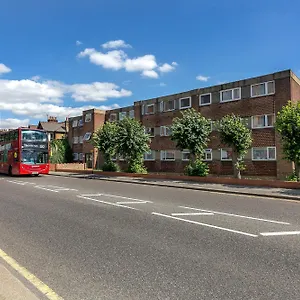 Apartment A Stunning Flat In London, Gants Hill *