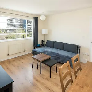 Apartment 2bd Flat - Buzz & Parkside Serenity *
