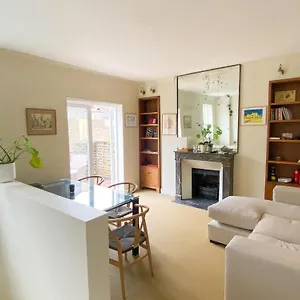 Apartment Quaint 1bd Flat Private Balcony West Kensington London