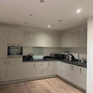 Luxury Spacious One Bedroom *