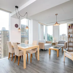 Apartment Chic & Stylish 2-bed In The Heart Of London
