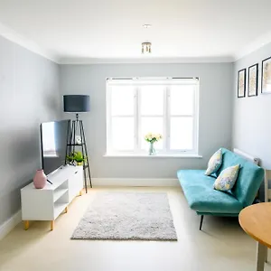 Apartment 2 Bedroom 2 Bath Ensuite With Gated Parking