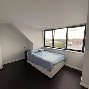 4 Guest Penthouse In Cricklewood Near Tube