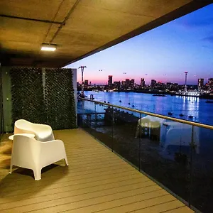 Waterfront- Greenwich O2 Arena 2 Bed Flat Apartment