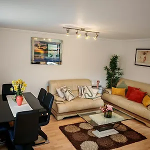 Apartment Spacious & Cosy Double And Single Bedrooms Close To & Colindale Tube Stations *