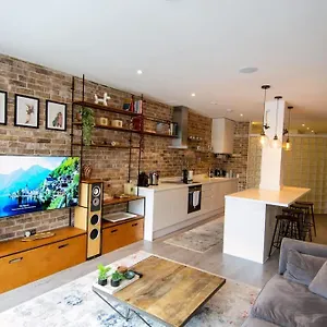 Modern In The Heart Of London