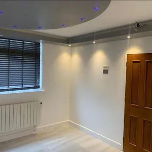 2 Peverel House Apartment