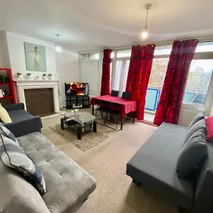 Cosy 3 Bed Apt, Old Truman Brewery! Brick Lane, London, E1 London