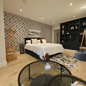 Luxury 1-bed Flat In Acton *